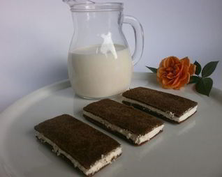 Детский десерт Киндер фетта аль латте