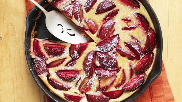 Рецепт Клафути со сливами в мультиварке