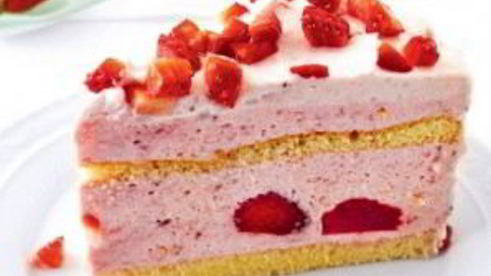 клубничный бисквитный пудинг