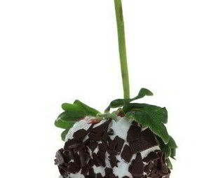 Клубника в белом шоколаде и темных шоколадных каплях