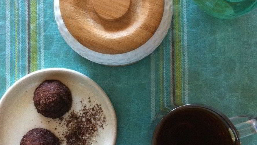 Рецепт полезных конфет из фиников и бананов