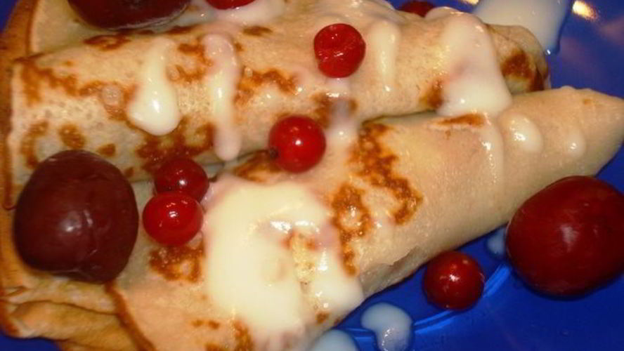 Рецепт банановых блинчиков с восхитительным ванильным заварным кремом на масленицу