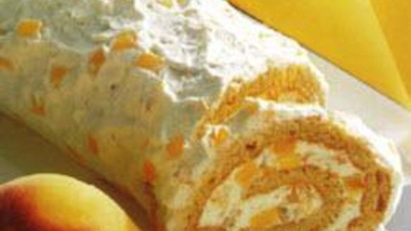 Рецепт Бисквитного рулета с персиковым кремом