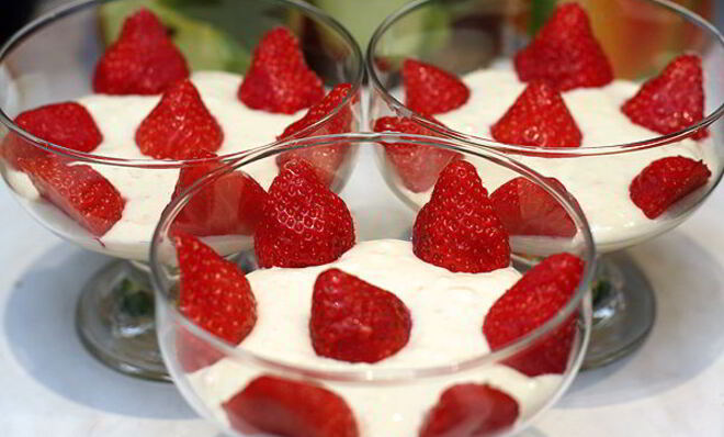 Клубника с творожным кремом