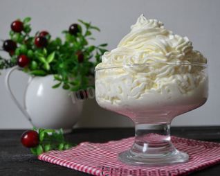 Крем из сливок и сахарной пудры