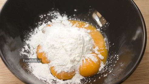 павлова с заварным кремом и ягодами