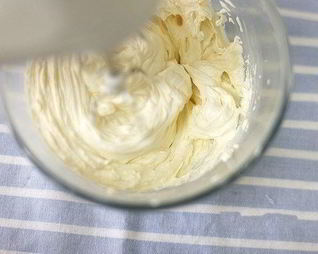 Простой творожный густой крем