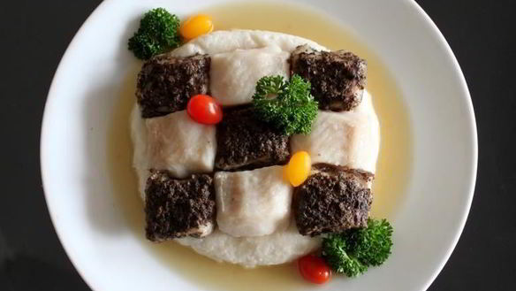 Рецепт Шахматной доски из рыбы с кремом басмати и грибным фюме