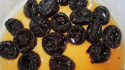 шоколадные корзинки с тыквенным кремом и черносливом в коньяке