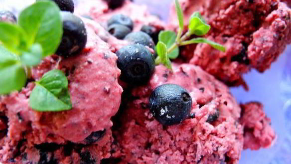 Рецепт Черничного мороженого из сметаны