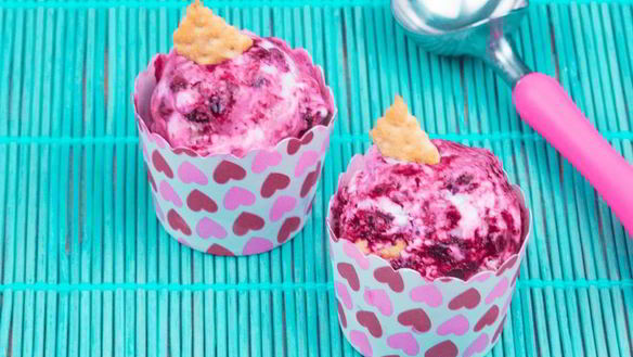 Рецепт Домашнего мороженого Черничный чизкейк