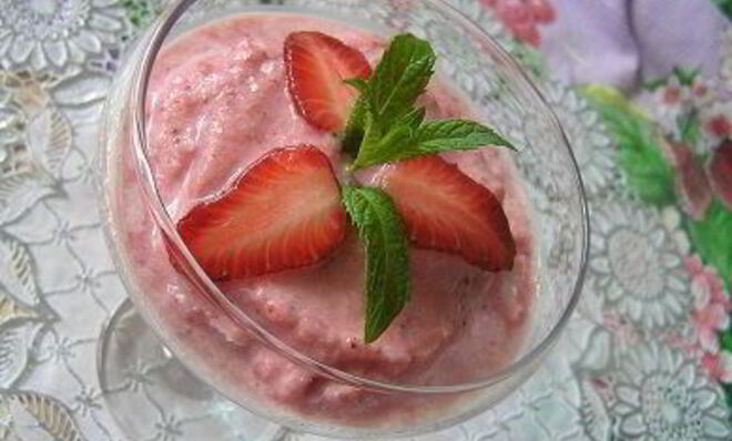 Клубничное мороженое