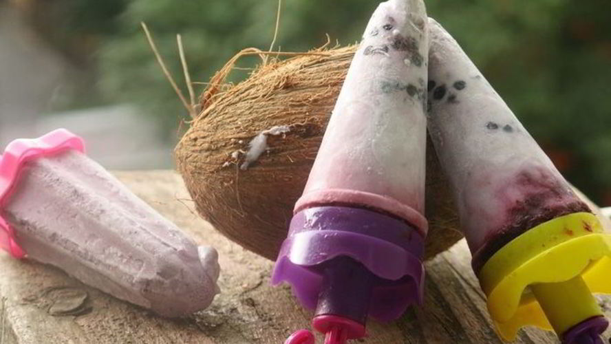 Рецепт кокосового мороженого с ежевикой