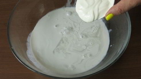 кокосовое мороженое с ежевикой