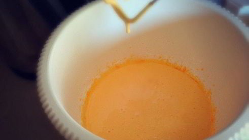 лавандово-лимонноe мягкое итальянское мороженое джелато