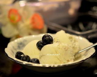 Мороженое рикотта на меду