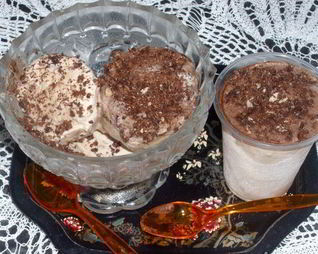 Мороженое в стаканчике