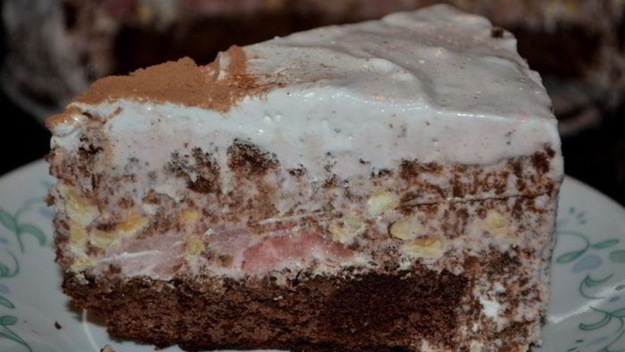 Рецепт шоколадного торта-мороженого с маршмэллоу и фундуком