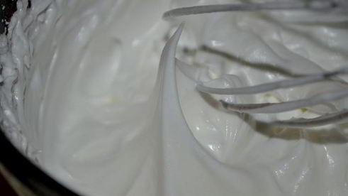 шоколадный торт-мороженое с маршмэллоу и фундуком