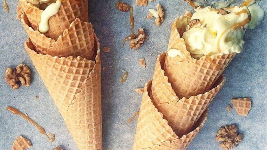 Рецепт сливочного мороженого с соленой карамелью