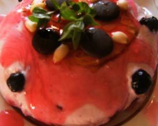 Творожно-ягодное мороженое