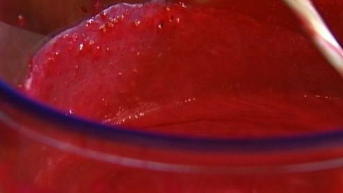 йогуртовый мусс с малиной и мятой