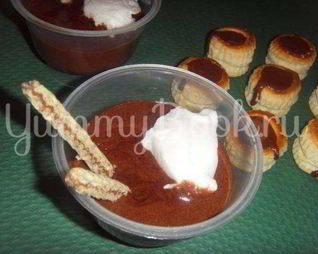 Шоколадный мусс с бисквитом