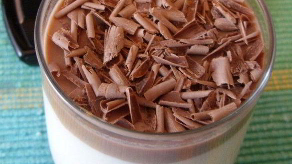 Рецепт Творожного мусса с ореховой нугой и шоколадным марципаном