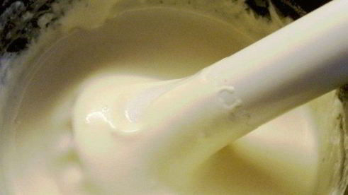 творожный мусс с ореховой нугой и шоколадным марципаном