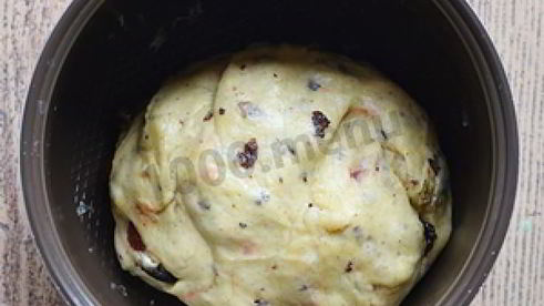 крестовые пасхальные булочки с изюмом