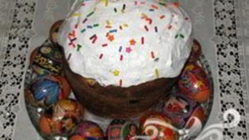 кулич с белым изюмом