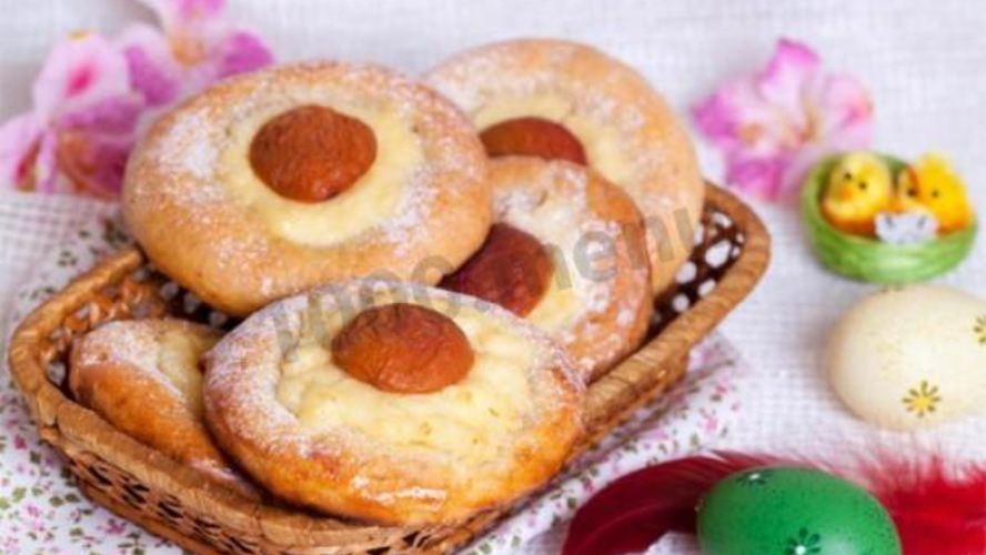 Рецепт пасхальных булочек с кремом и абрикосами