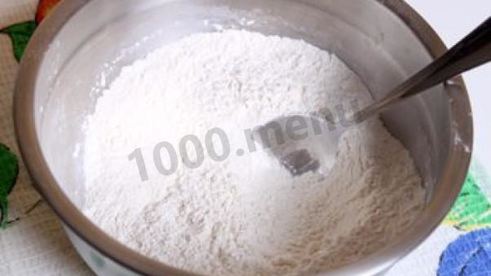 пасхальные булочки с кремом и абрикосами