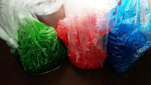 пасхальные яйца окрашенные цветным рисом