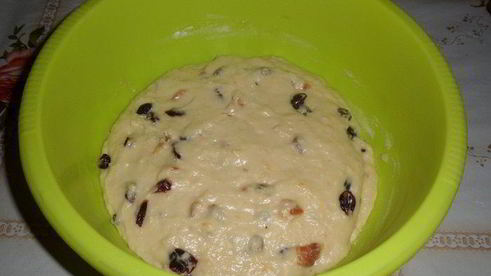 ванильный кулич с сухофруктами