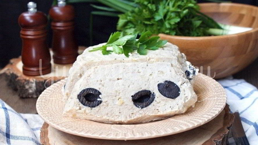Рецепт куриного суфле с оливками на пару в мультиварке