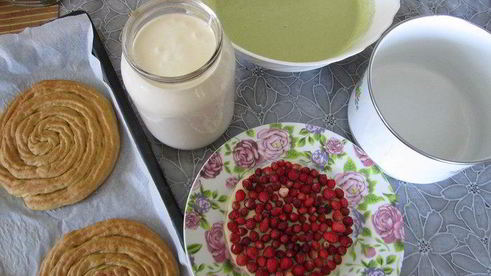 торт-суфле мята с земляникой