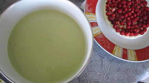 торт-суфле мята с земляникой