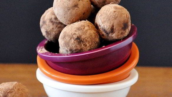 Рецепт Сыроедческих трюфелей с миндалем