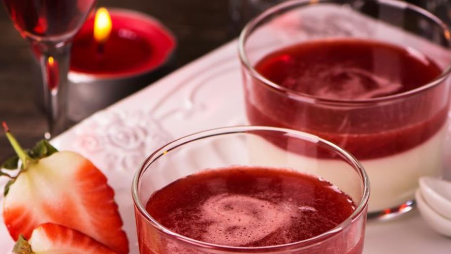 Рецепт ванильной панны котта с клубничным соусом