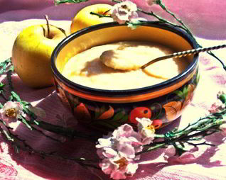 Яблочное пюре со сгущенкой