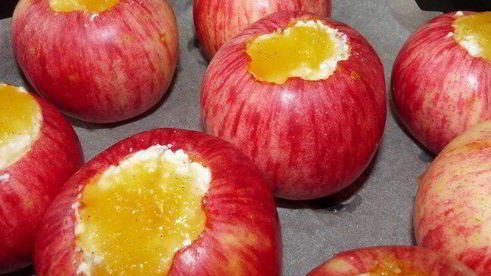 яблоки, запеченные с творогом