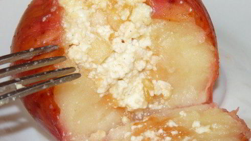 яблоки, запеченные с творогом