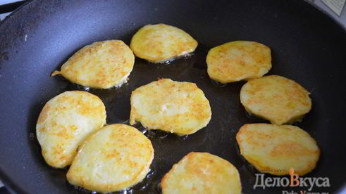 драники из картошки с грибным соусом