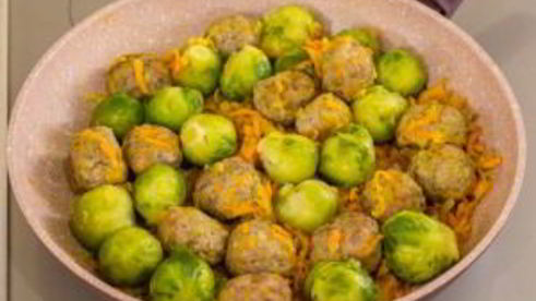 брюссельская капуста с фрикадельками