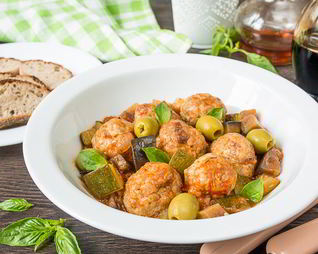 Фрикадельки из индейки с овощами