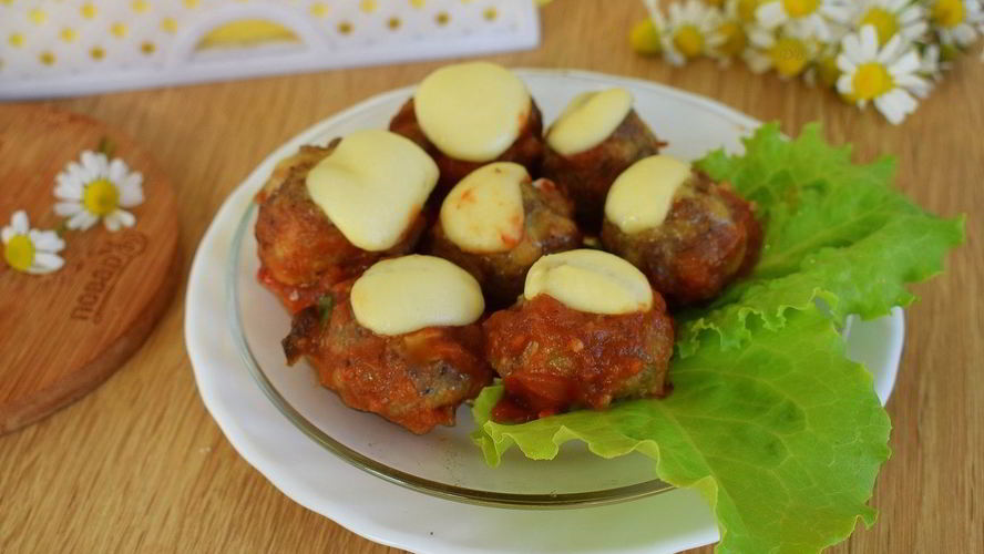 Рецепт фрикаделек под томатно-сырным соусом