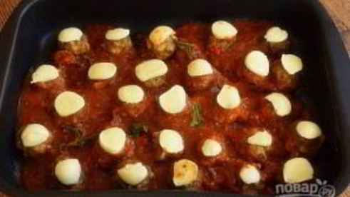 фрикадельки под томатно-сырным соусом