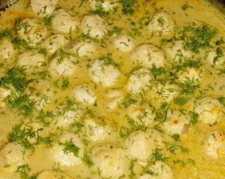 Фрикадельки в грибном соусе