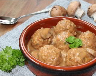 Фрикадельки в охотничьем соусе